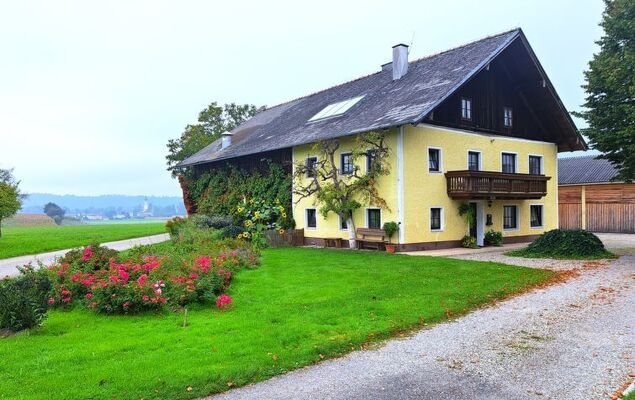 Lindnerhof - Photo 1