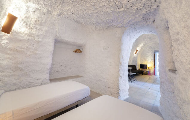 Cueva Maria Zambrano - Photo 13